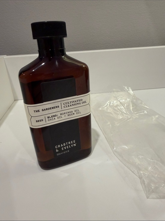 Crabtree & Evelyn Other - Crabtree & Evelyn Cultivated Cleansing Oil - Amber Brown Bottle